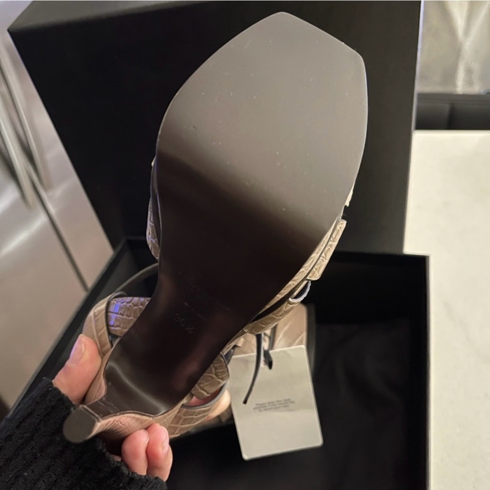 Platform Sandals - Picture 7 of 10